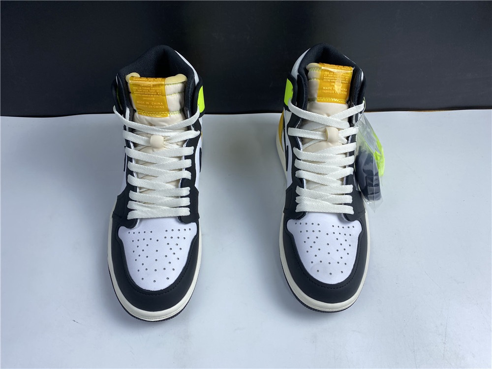 Air Jordan 1 High OG University Gold 555088-118